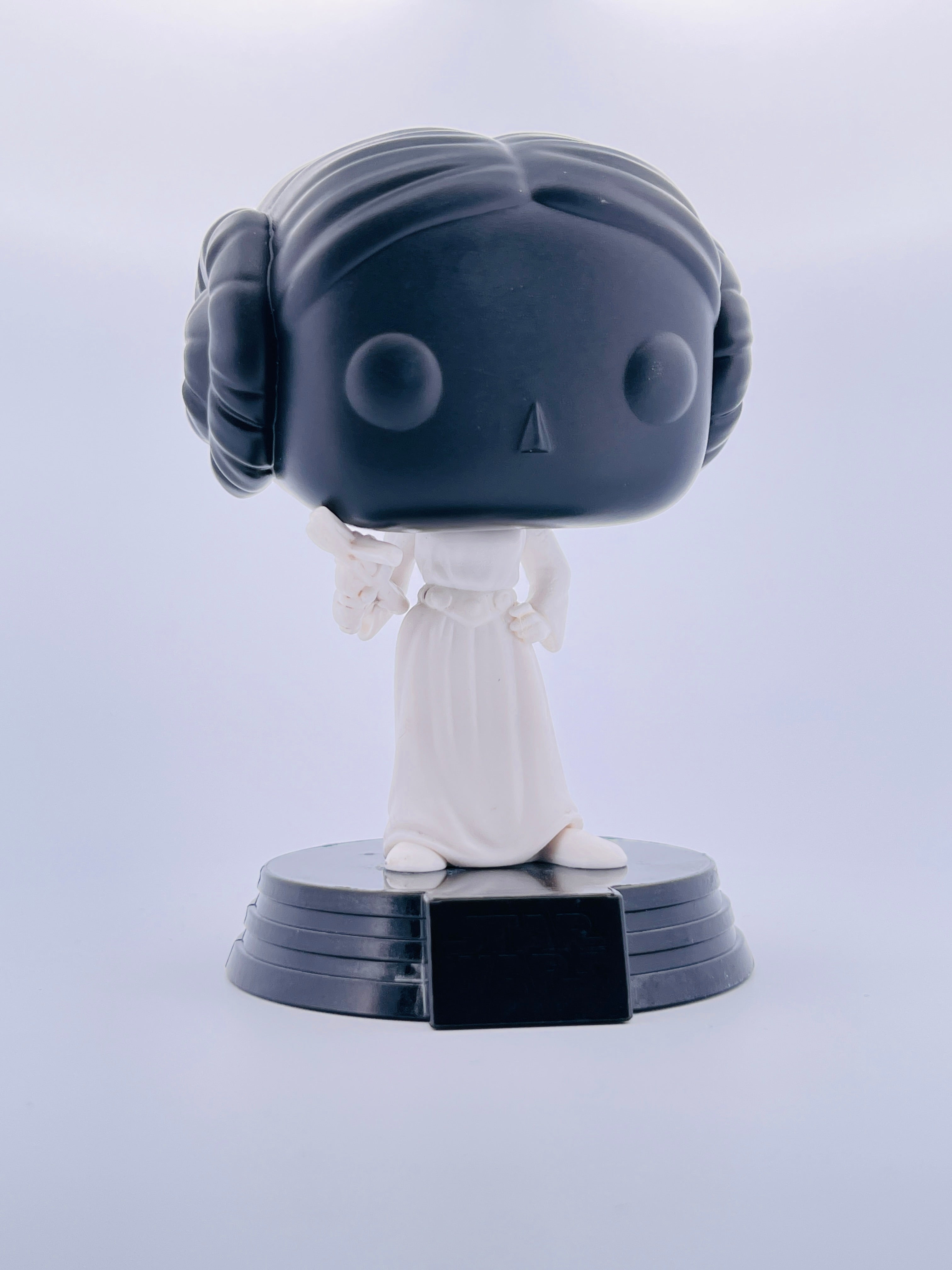 princess leia pop vinyl